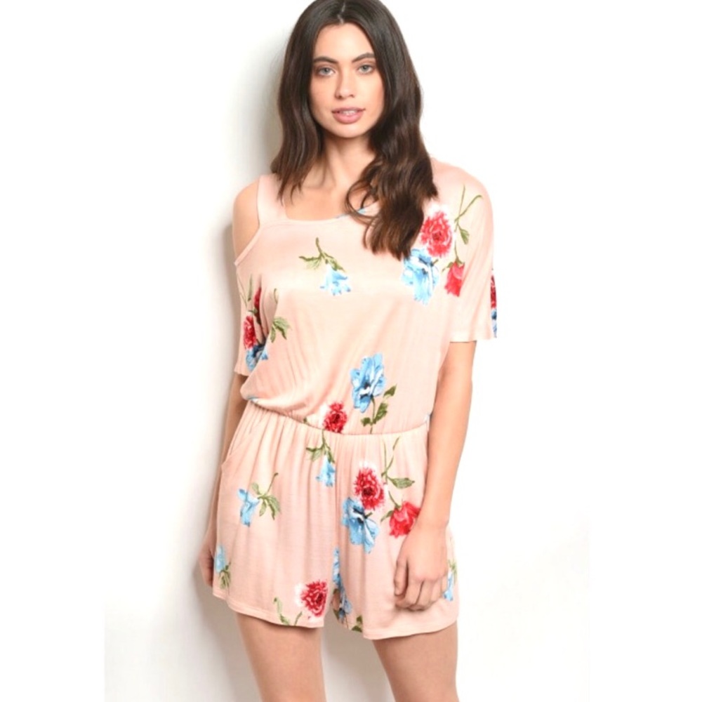 ‼️ 1 left ‼️ Women’s Pink Floral Romper